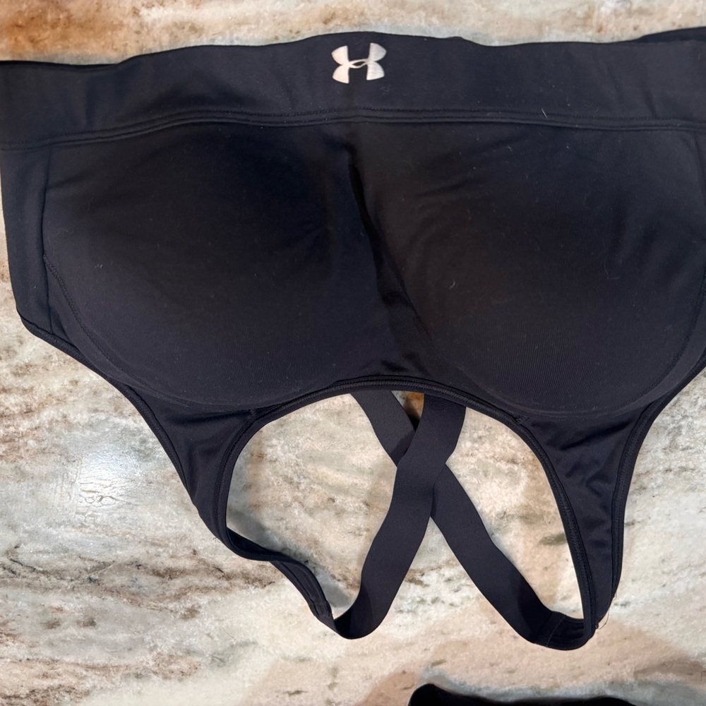 Under Armour Black Cross-Back Bra